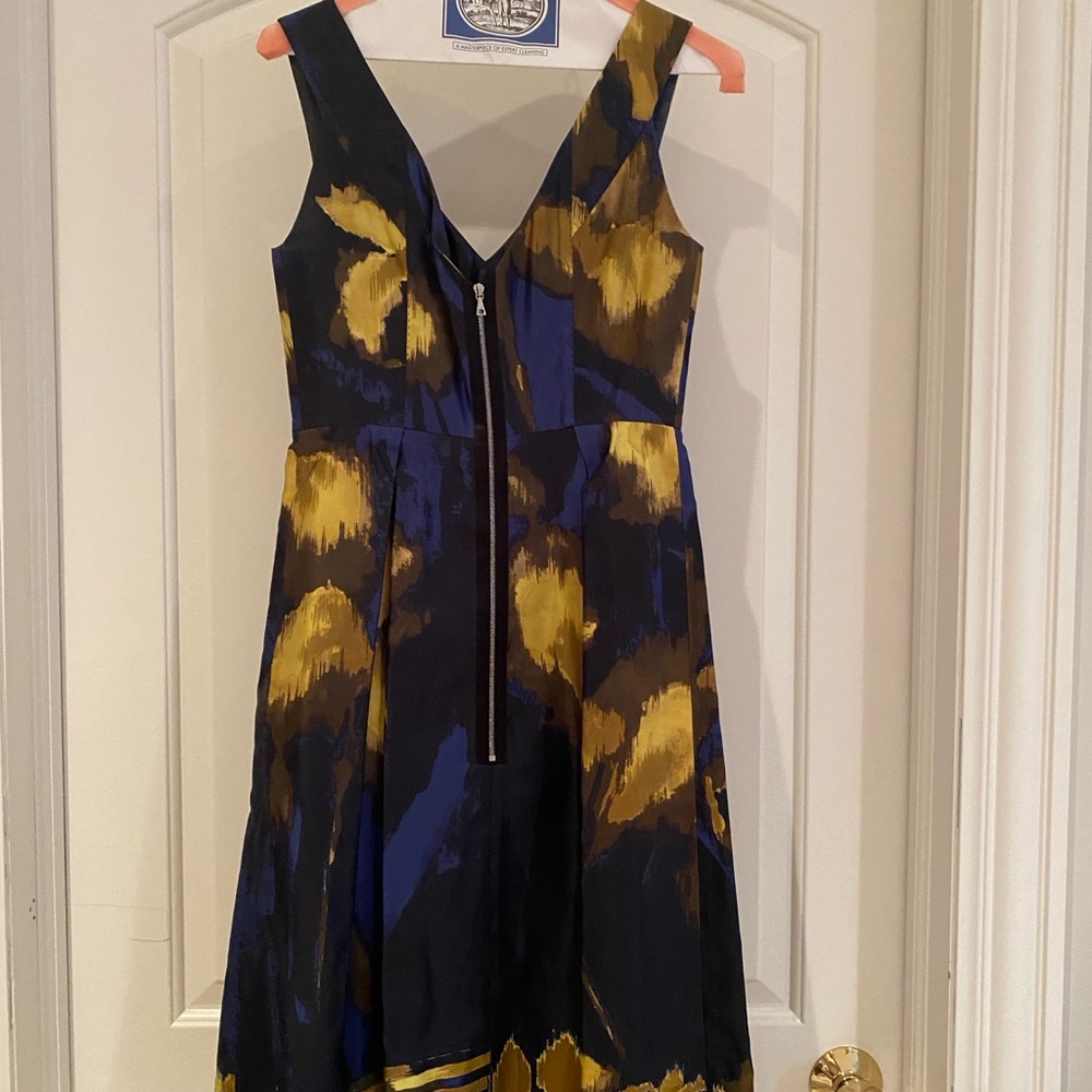 6267 v neck dress